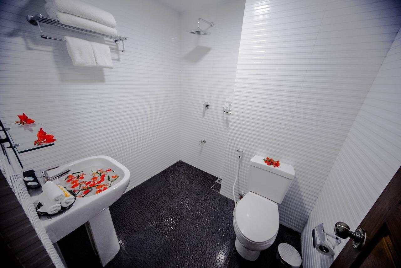 81 Central Hotel Nyaung Shwe Dış mekan fotoğraf